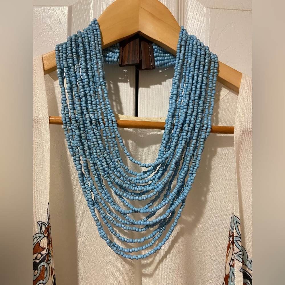Beautiful Blue Muti-Strand Beaded Necklaces with Woden Clasp